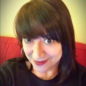 Meet your Posher, Cynthia